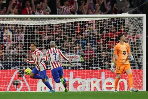 ريمونتادا غير مكتملة.. أتلتيكو يفسد حلم برشلونة ويتأهل لنصف نهائي دوري الأبطال